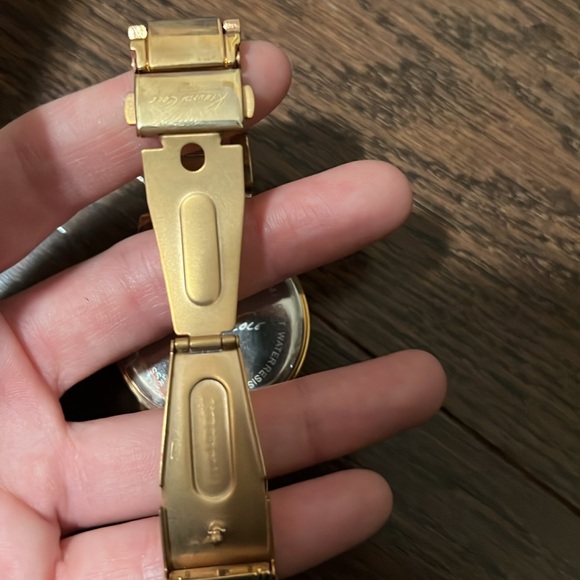 Kenneth Cole watch - Picture 4 of 5